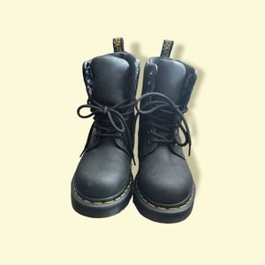 Dr. Martens 1460 Women's Waterproof Lace Up Boots Size 5 EUC